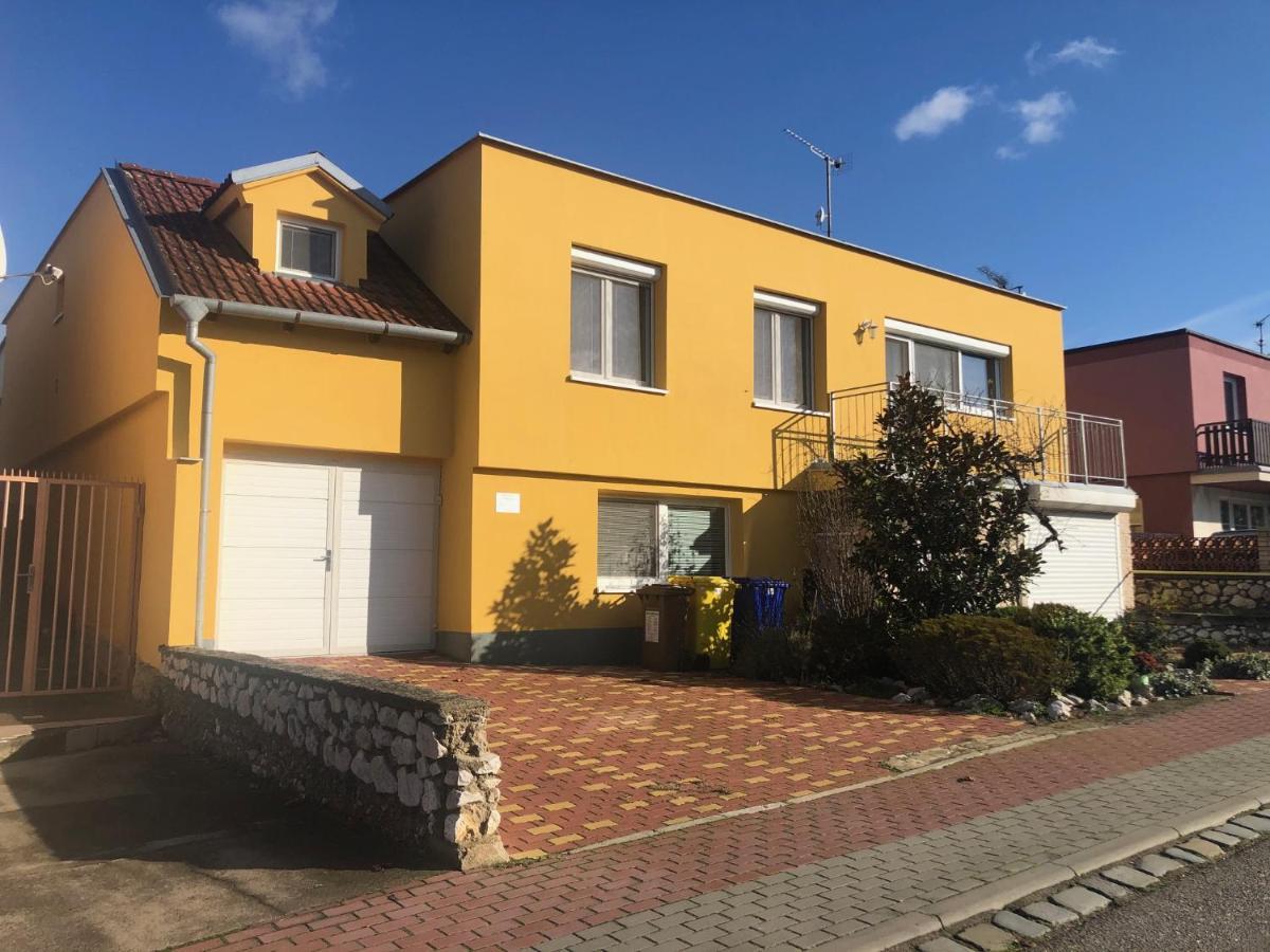 Ubytovani U Jerabku - Parkovani Zdarma Mikulov Exterior photo